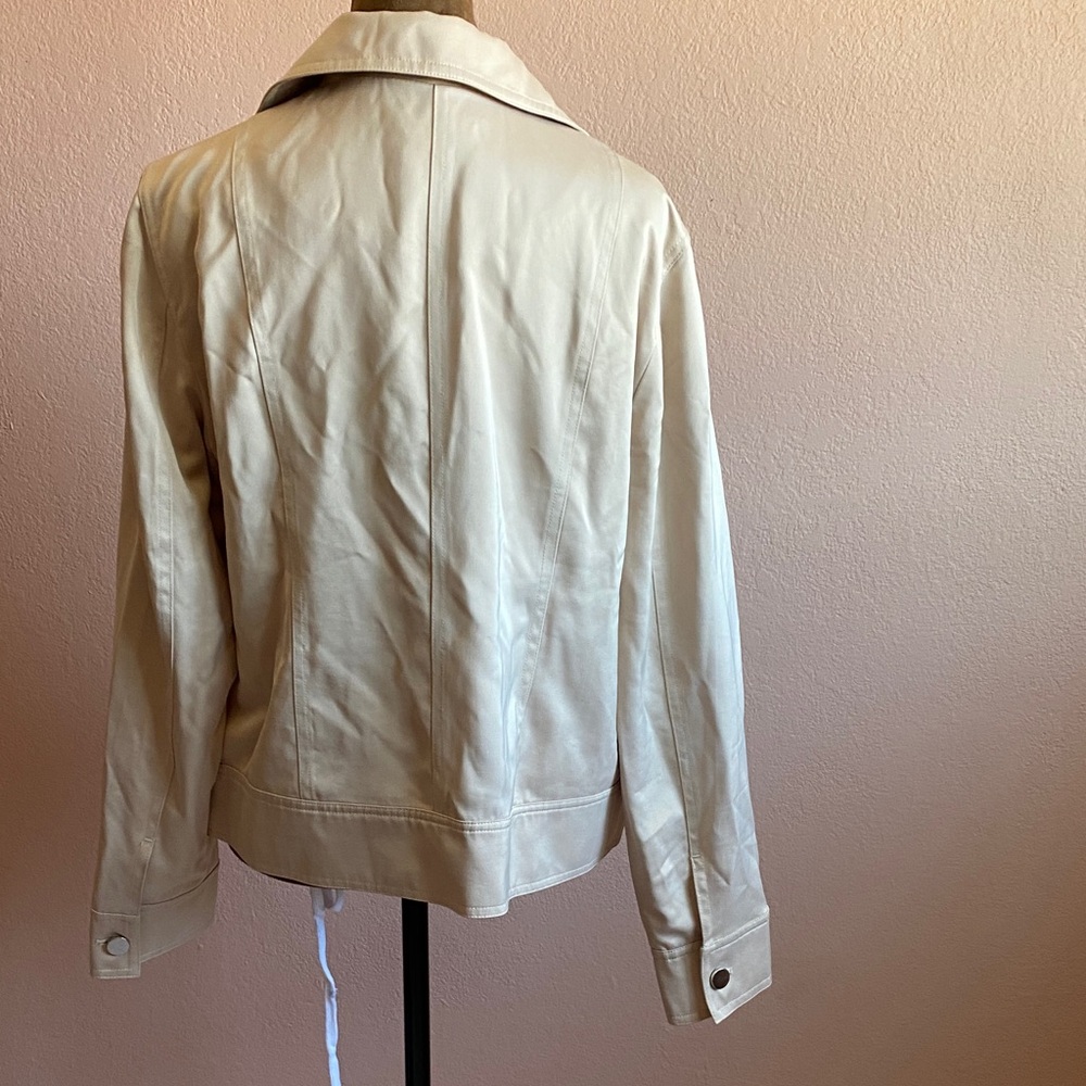 CHICO’S Cream Button-Front Lightweight Jacket - Picture 4 of 10